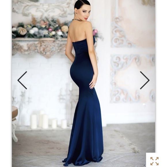 Gown - Picture 8 of 8